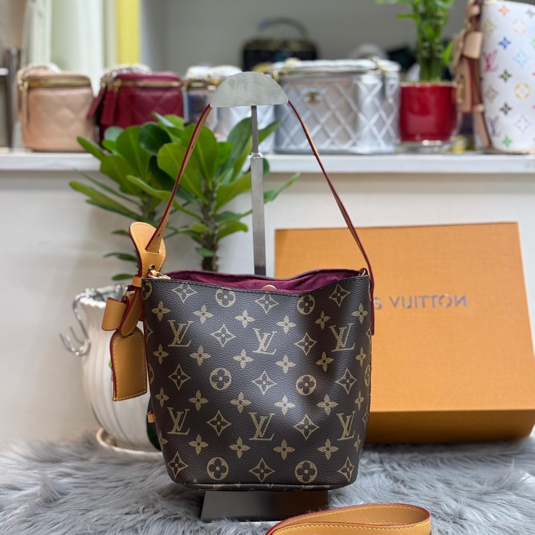 Louis Vuitton Women’s Luxury Monogram Handbag – Elegant Designer Purse | Premium Fashion Bag in Dubai, UAE